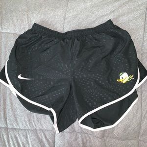 Only worn once. it’s too big for me